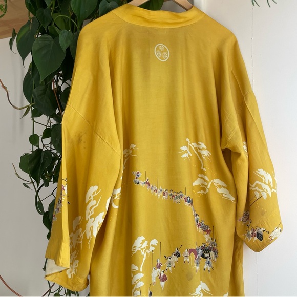 👘🌞 Vintage yellow printed Japanese Kimono robe - Picture 1 of 8
